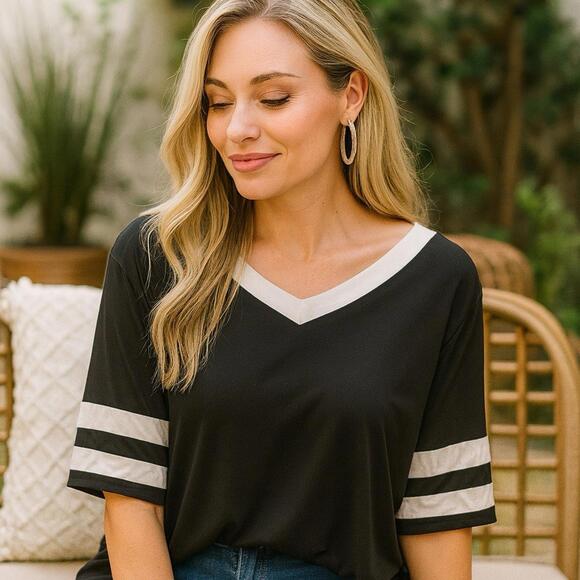 Sew In Love Women's V-Neck Short Sleeve Top Size 1 XL - Picture 1 of 2